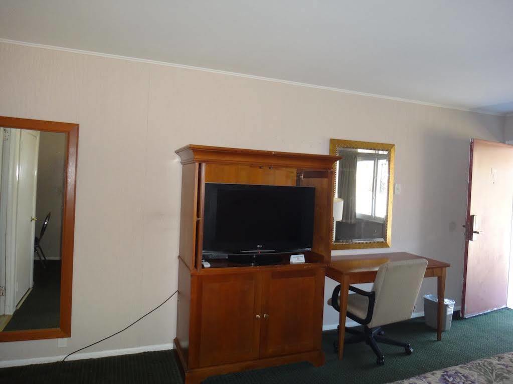 Budget Motor Inn- Mahopac Luaran gambar